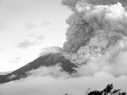 Bilder vulkan activosFoto: El Telegrafo 17/08/2006Ausbruch des Vulkans Tungurahua 