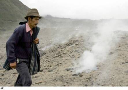 Foto: El Universo 17/08/2006Eruption of Tungurahua Volcano